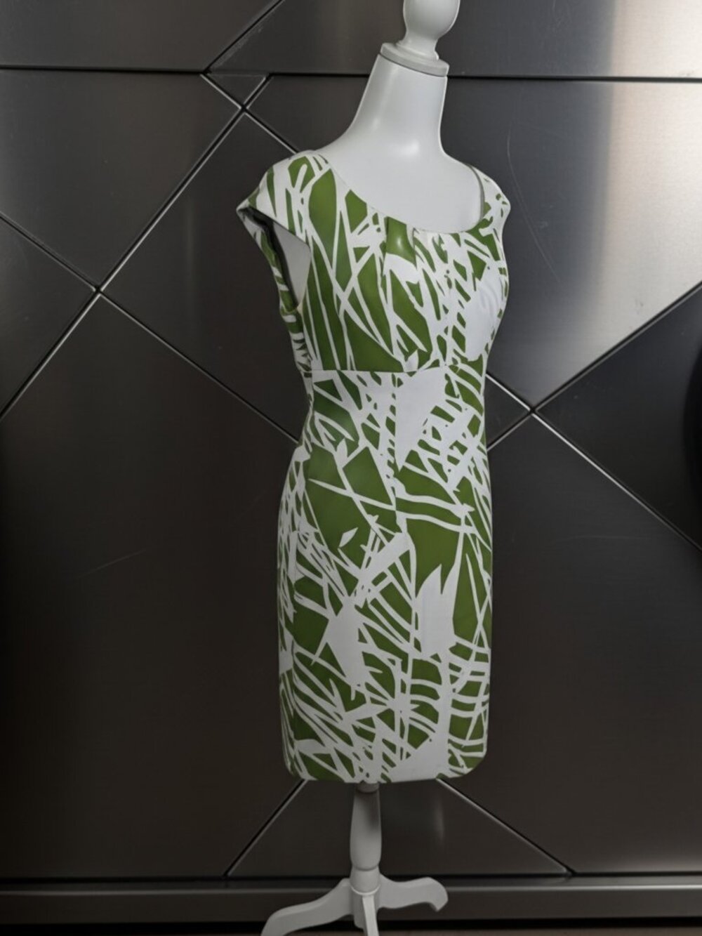 Ronni Nicole Olive and White Business Dress